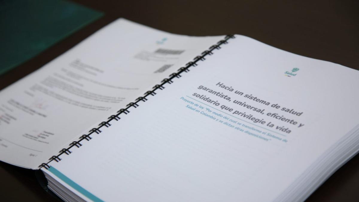 Reforma a la salud | Radican ponencia en el Congreso