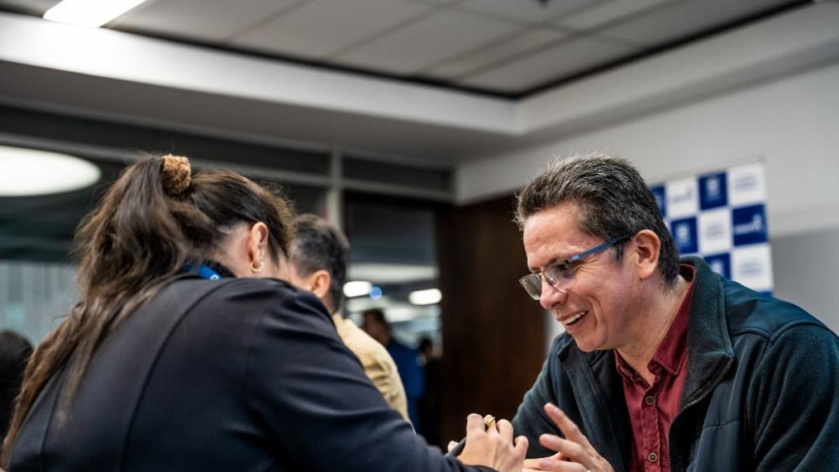 ¿Es independiente o contratista? En el Congreso avanza una ley que permitirá entregarle la 'Cuota Monetaria'

El proyecto ya fue aprobado en el Senado y mañana estará en la Comisión Séptima de la Cámara de Representantes (@CamaraColombia).

Detalles ⬇️