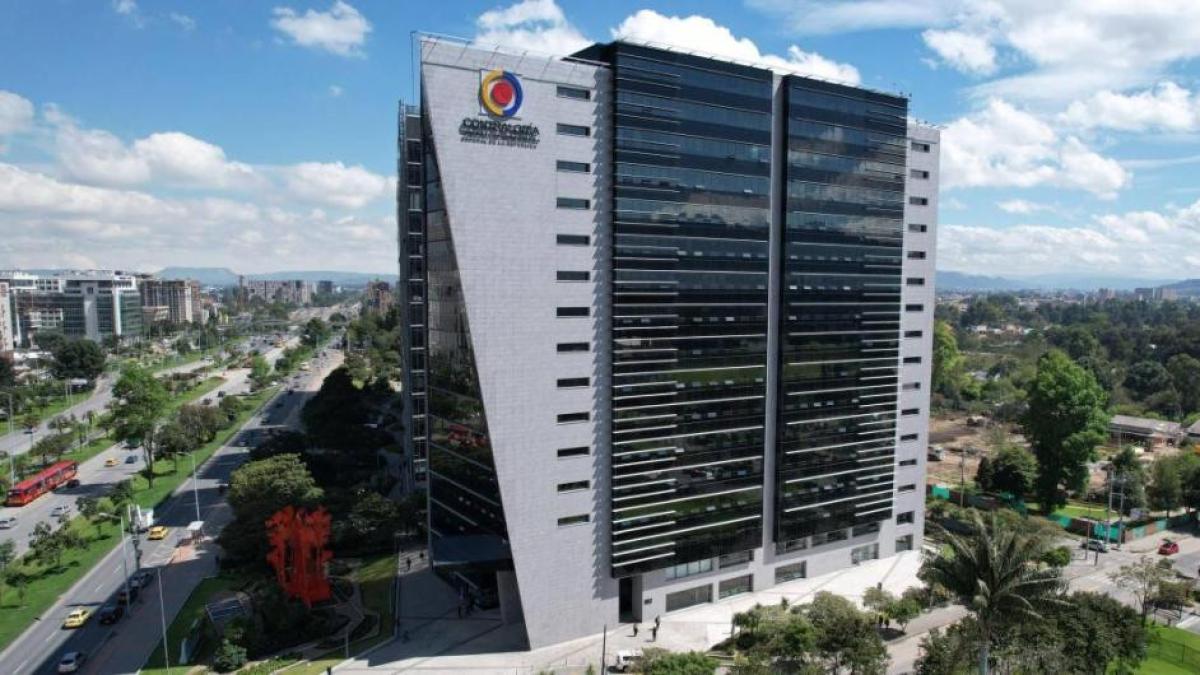 Listos los candidatos en elección del nuevo Contralor General 2026-2030 (@CGR_Colombia) : estos son los 10 aspirantes para el cargo

Senado y Cámara avanzan en el proceso de elección del sucesor de Carlos Hernán Rodríguez.

Detalles ⬇️