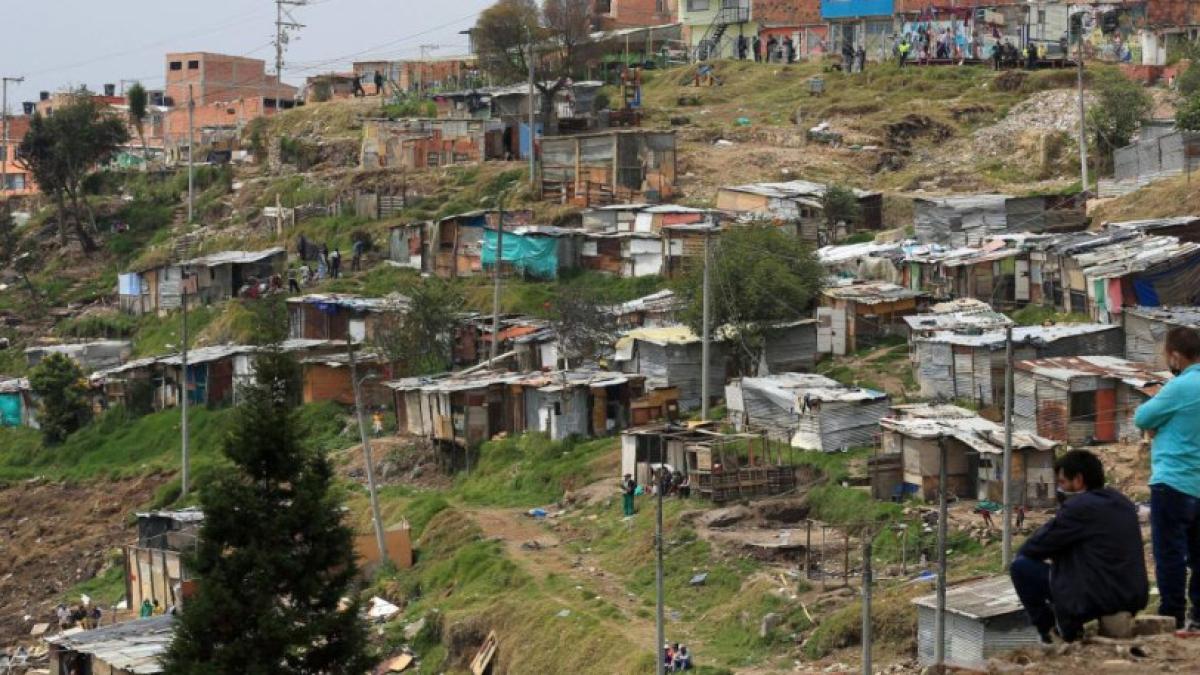 Pobreza multidimensional en Colombia bajó a un dígito y llegó al 9,9% en 2025

Según datos del Dane, en 2023 esta fue de 12,1%, en 2024 fue de 11,5% y ahora llegó al nivel de 9,9%.

Amplíe aquí