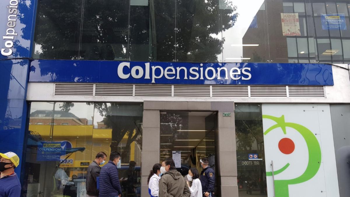 Documento de Colpensiones (@colpensiones) advierte riesgos financieros y operativos por traslado de $25 billones

El análisis reconoce que la medida arregla desbalances, pero alerta sobre riesgos en mercados, ahorro y capacidad.

Detalles ⬇️