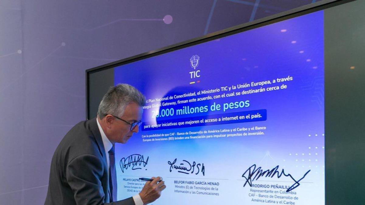 Ministerio TIC, Unión Europea y CAF firman acuerdo para impulsar ...