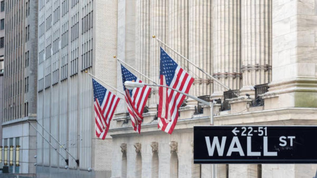 Wall Street se negocia al alza gracias al impuso de empresas de semiconductores y expectativas de diálogo con Irán