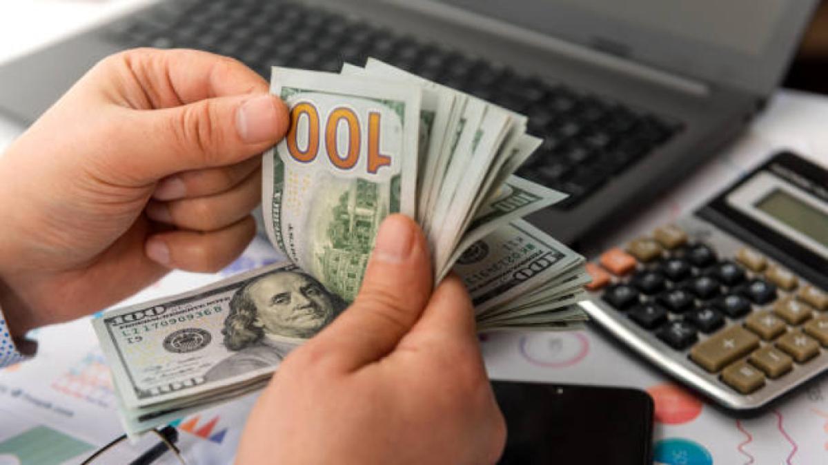 Ni doblados, ni arrugados: así debe ordenarlos billetes para atraer la  prosperidad