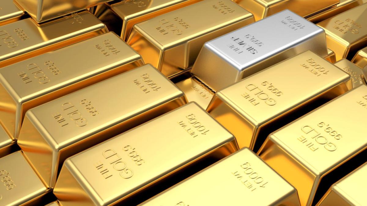 El oro rompe récord en el mercado, superando por primera vez los 4.700 dólares
