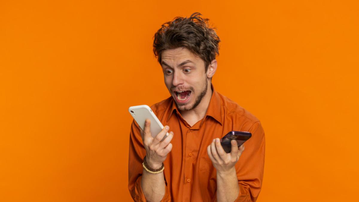 Cover image for Movistar multada por fallas de seguridad en reposición de tarjetas SIM