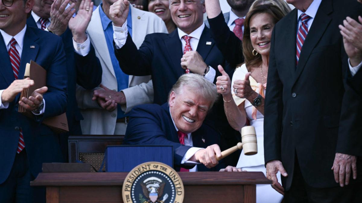 Trump promulga su ley presupuestaria el día de la Independencia