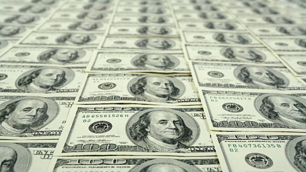 Dollar in Colombia falls this Thursday, but continues to operate within a wide range between $3,600 and $3,700