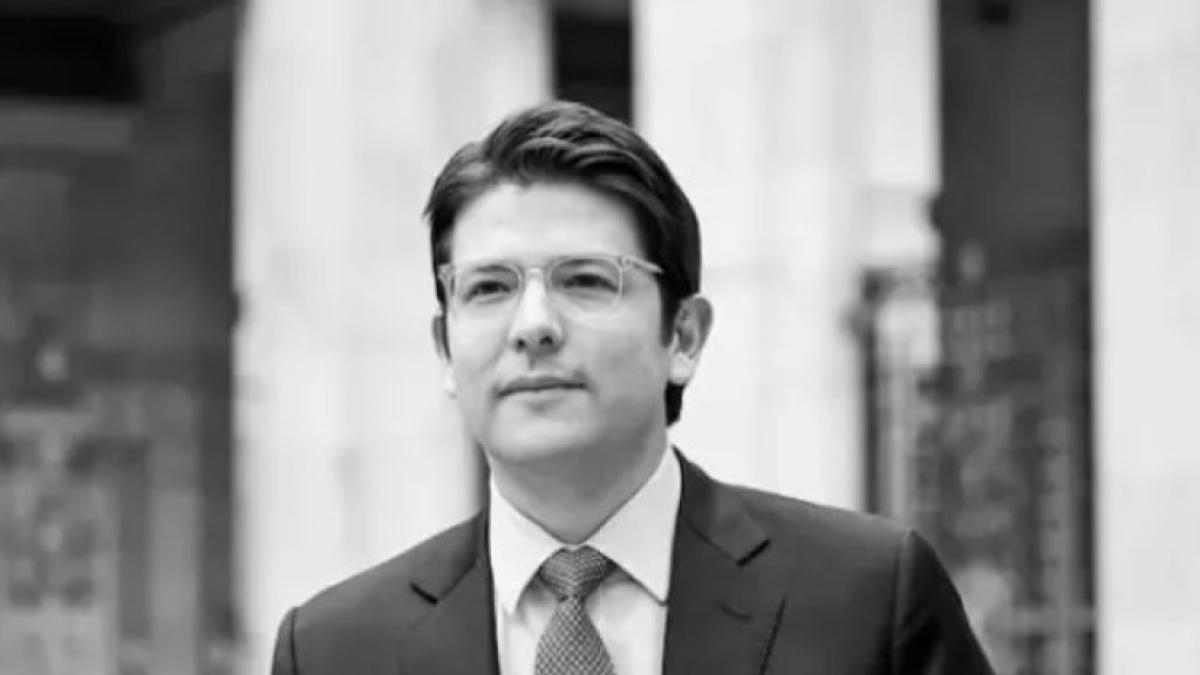 Capturan en Argentina a colombiano acusado del asesinato de Miguel Uribe Turbay

El detenido habría ingresado de forma irregular al país y es señalado de coordinar la logística del atentado.

Detalles ⬇️