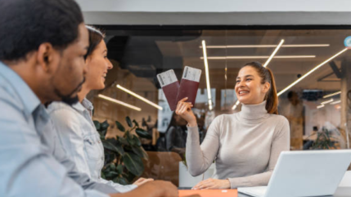 A las empresas de turismo les preocupa impacto del alza del salario mínimo 2026 en costos, contratos y empleo