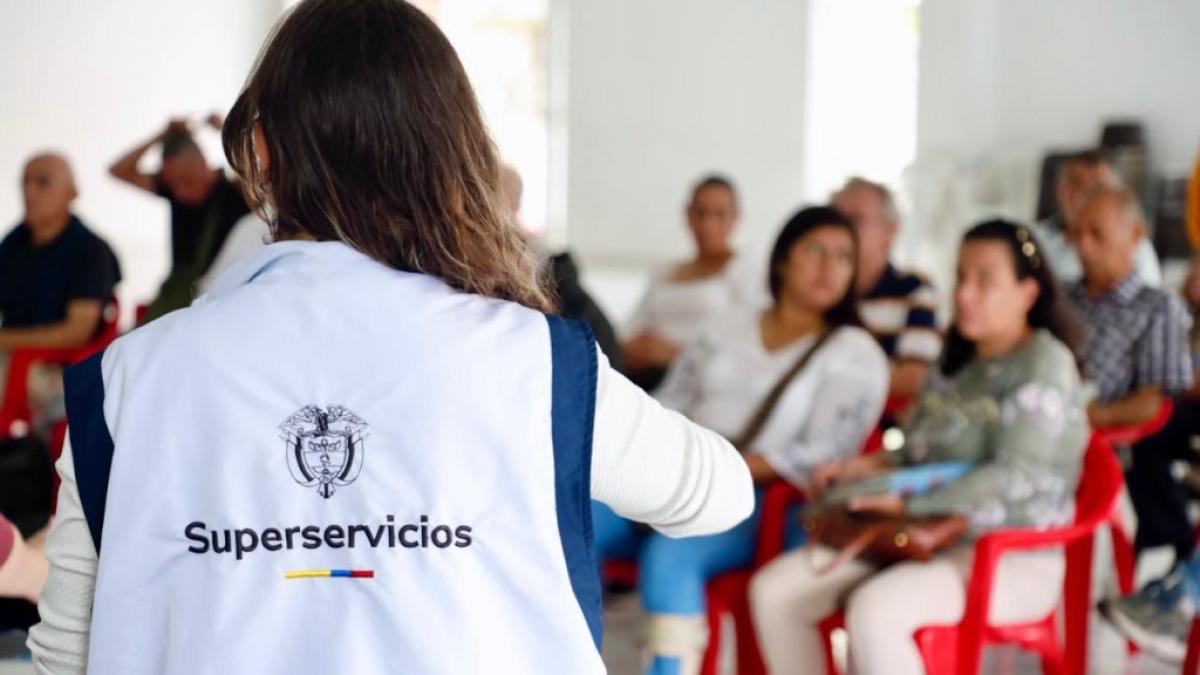 Superservicios indaga a 598 empresas de energía y gas por posibles incumplimientos en reportes regulatorios