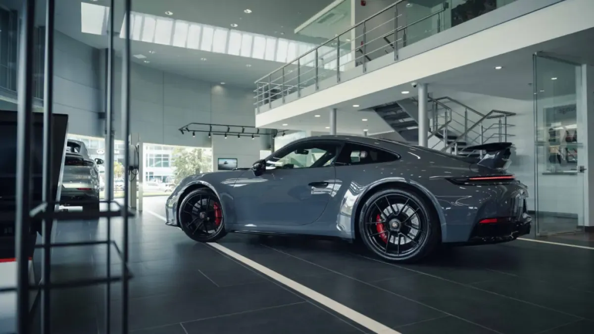 Porsche anuncia 5.000 despidos hasta 2035: así es el plan que golpea a la industria automotriz alemana