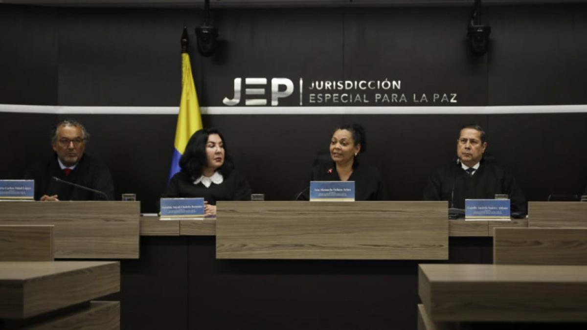Presidente Abelardo De la Espriella niega que quiera vengarse de la JEP y defiende el recorte presupuestal