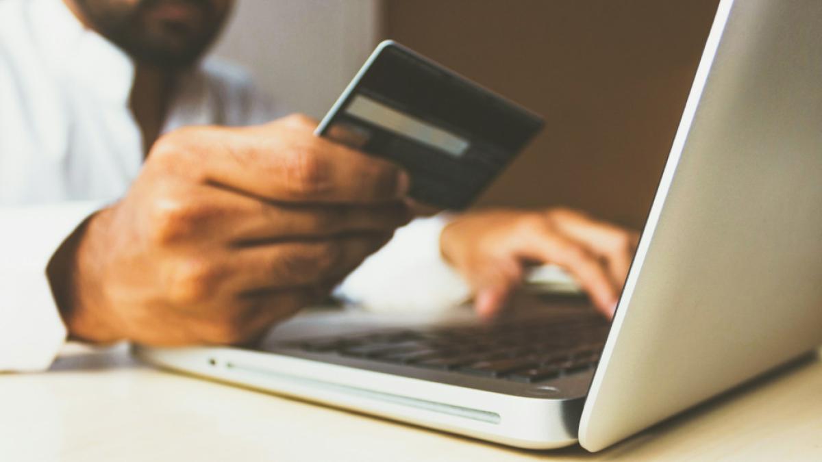 What is the cost of some credit cards in Colombia