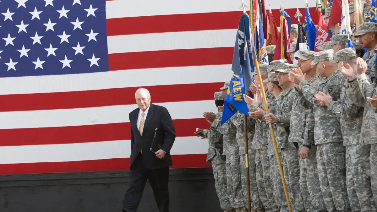 El vicepresidente más poderosos de la historia de Estados Unidos, Dick Cheney, falleció a los 84 años. 

Era conocido por su gran influencia tras bastidores. Su muerte se debió a complicaciones por una neumonía.

Detalles. ⬇