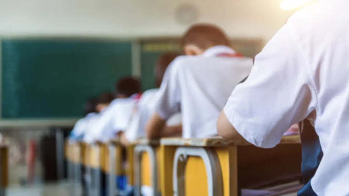 Cover image for La educación media: uno de los retos de cara al próximo gobierno ante un 45% de deserción