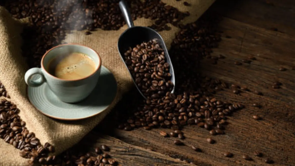 #PortafolioRecomienda Lluvias frenan cosecha de café y producción anual cae 17% en Colombia, según Federación Nacional de Cafeteros

La participación exportadora del gremio llegó a 21,1% en medio de menor oferta cafetera nacional.

Detalles ⬇️
