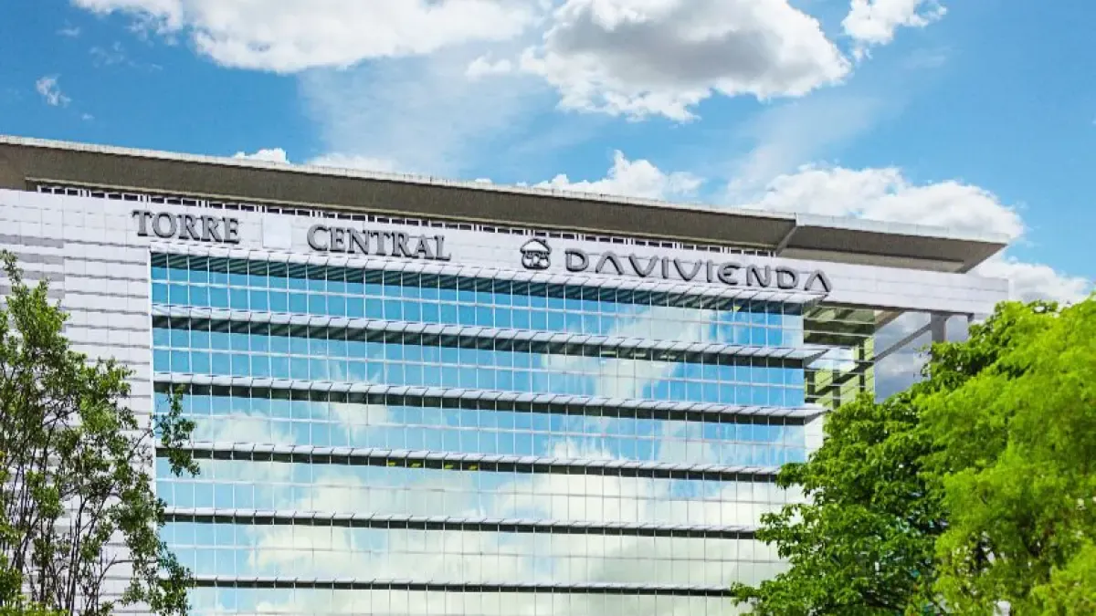 Davivienda Group (@Davivienda) alcanzó los $263 billones en activos al cierre de 2025. 

En la asamblea de accionistas de la entidad se destacó la consolidación de Davivienda Group como holding regional.

Detalles. ⬇