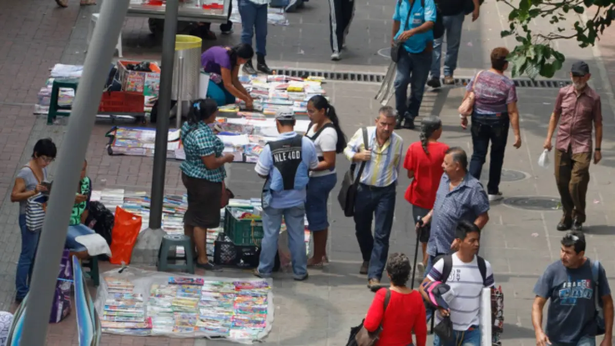 La tasa de informalidad laboral que hay en países de América Latina: así cerró Colombia el 2025