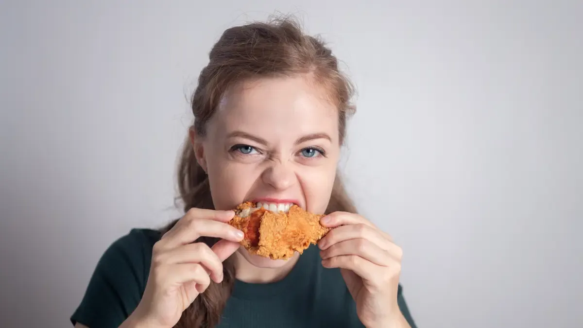 La comida sabe mejor con las manos: razones científicas demuestran que ...