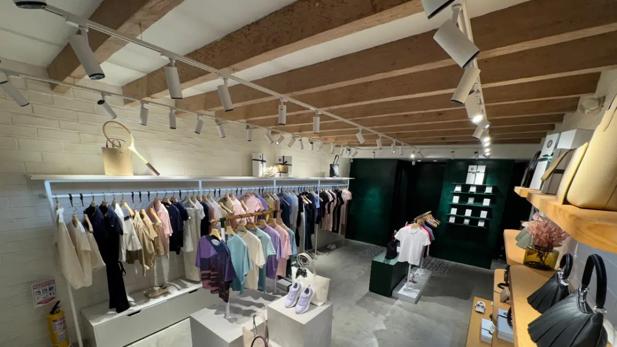 La marca Lacoste refuerza su apuesta por Colombia con la apertura de su primer Concept Store en Latinoamérica