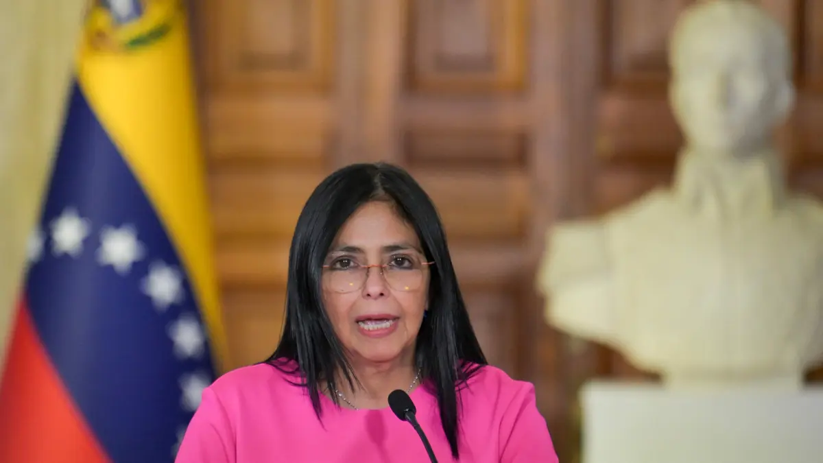 Venezuela inicia reorganización de deuda externa después de flexibilización de sanciones de EE. UU.

El gobierno venezolano aseguró que el proceso busca aliviar la carga financiera del país y recuperar la producción.

Detalles ⬇️