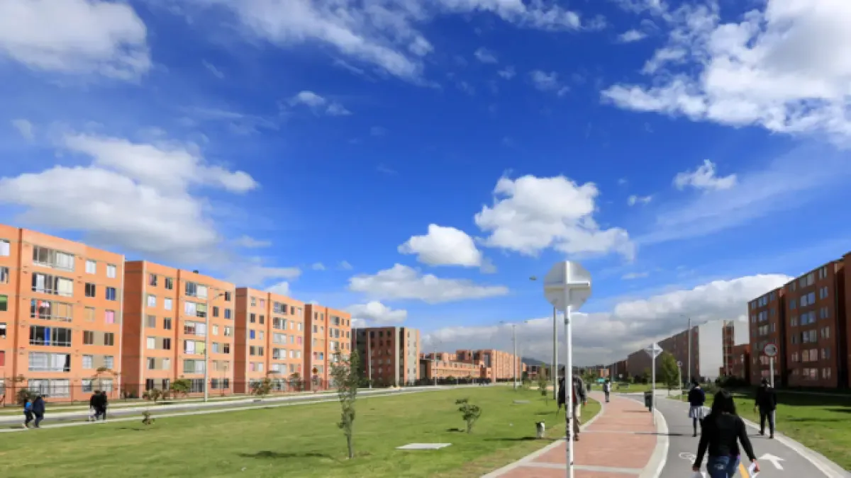 ¿Qué efectos en el largo plazo tendría la posible venta de vivienda VIS en pesos y no en salarios mínimos?