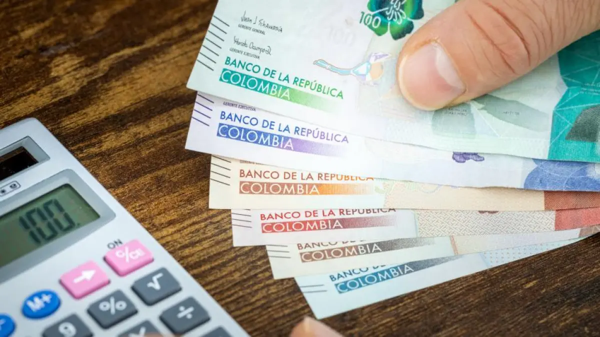 Ocho de cada 10 trabajadores lamenta no invertir su prima, según Índice de Arrepentimiento Financiero