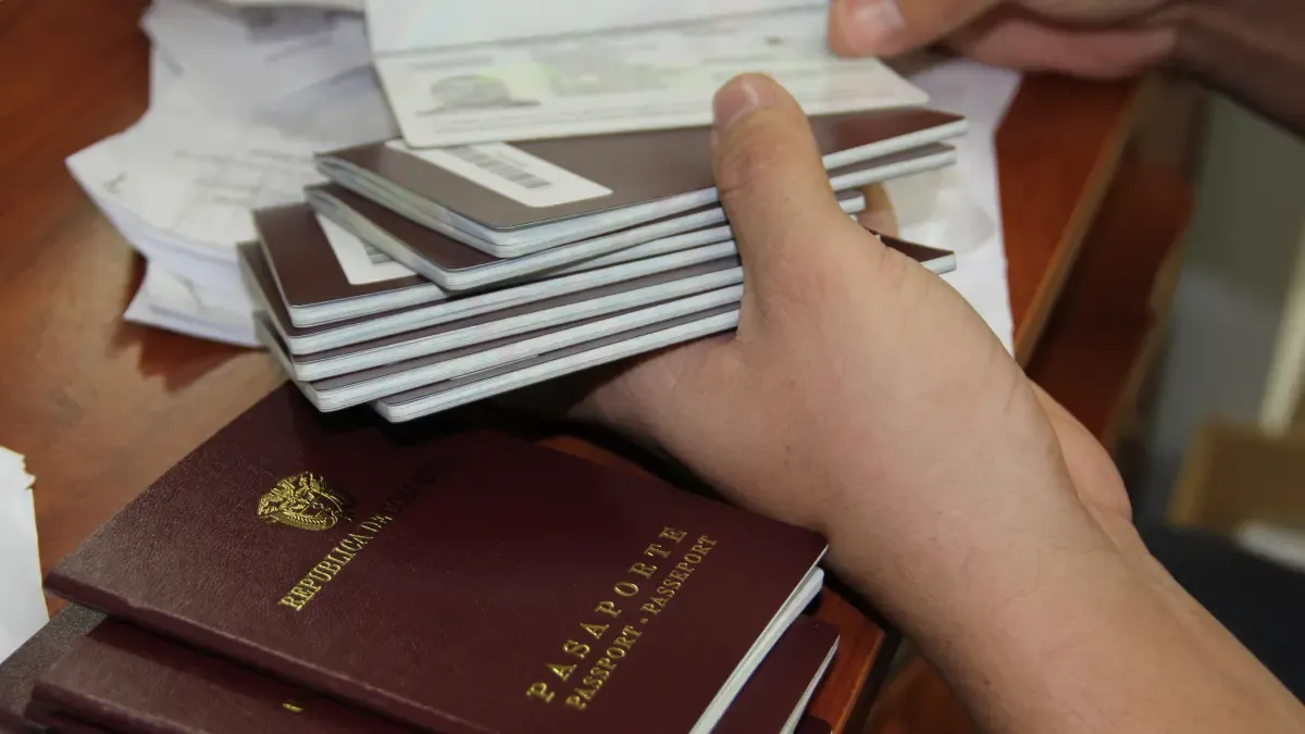 Pasaportes en Colombia siguen afectados por caída del sistema y Procuraduría alerta fallas graves en plataforma

El ente de control identificó fallas en actualización y mantenimiento del SITAC que afectaron este proceso.

Detalles ⬇️