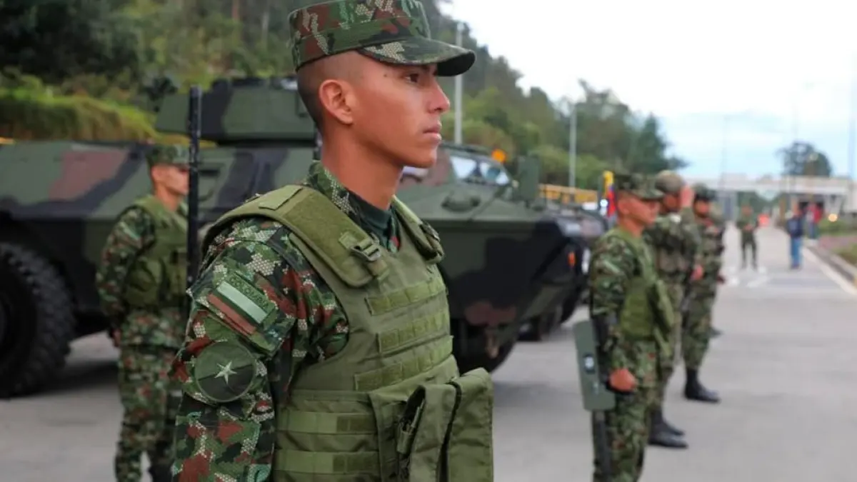 Aumento del salario para el Ejército Nacional de Colombia en el mes de abril 2026

La organización castrense ha recibido un incremento salarial del 7 % para el año 2026.

Detalles ⬇️