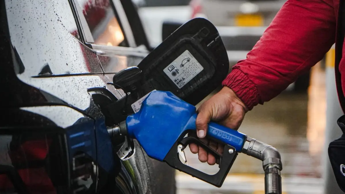 ¡Ojo con su bolsillo! Gobierno anunció un aumento de $400 en el galón de gasolina y estudiará ajuste del ACPM

Según el Minhacienda (@minhacienda), el incremento del precio del combustible se realizará a partir de mañana 1 de mayo del 2026.

Detalles ⬇️
