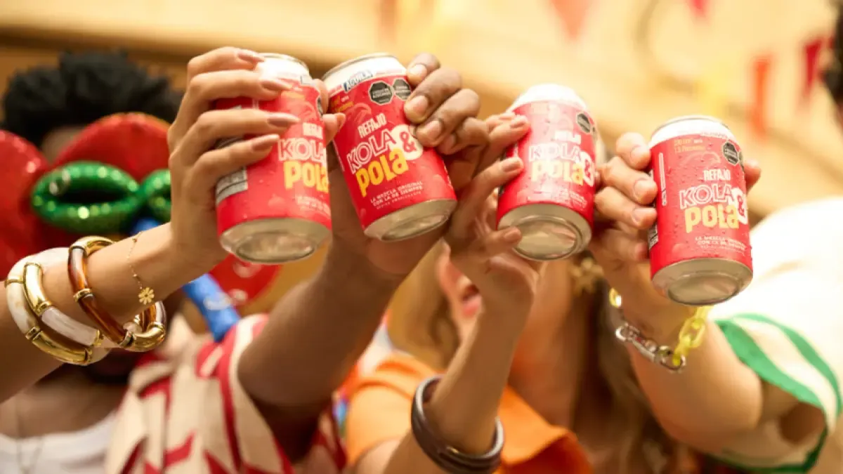 Bavaria lanza edición limitada que une a Cola & Pola y Kola Román en una nueva bebida