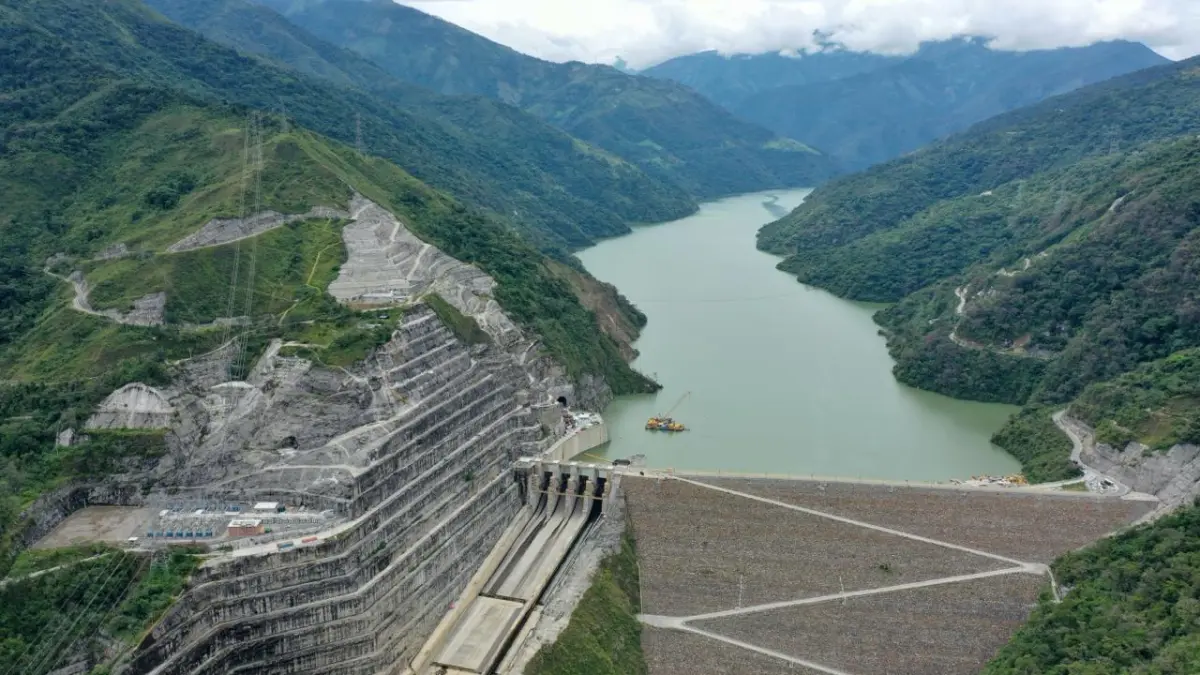 Contraloría (@CGR_Colombia) anuncia revisión fiscal por sobrecostos en Hidroituango, que ya reporta avance del 95% en obra

El proyecto mantiene cuatro turbinas en operación, mientras la Contraloría evaluará incremento en costos y plazos.

Lea más