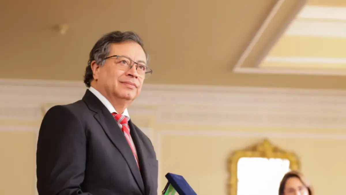 Presidente Petro (@petrogustavo) defiende la burocracia en su gobierno y dice que no ha influido en el aumento del gasto público

Así mismo, advierte que la reducción de ingresos ha limitado su capacidad de maniobra en los últimos meses.

Detalles ⬇