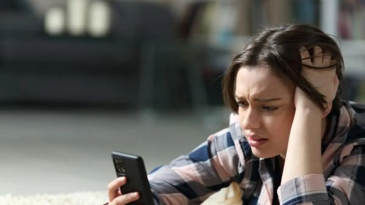 Francia aprueba la prohibición de uso de redes sociales a menores de 15 años: es el primer país europeo en hacerlo