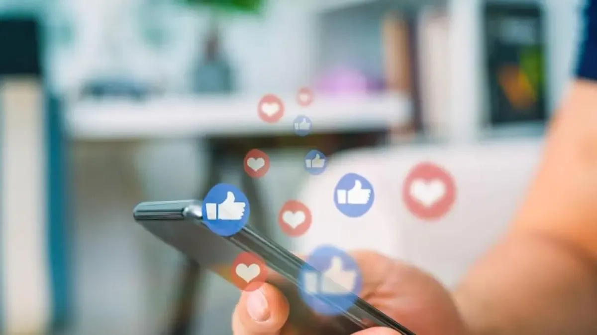 Ahora los jóvenes prefieren informarse mediante las redes sociales: a qué se debe esta tendencia

Las generaciones actuales están dejando de lado los métodos tradicionales y apuestan más por la digitalización.

Detalles ⬇️