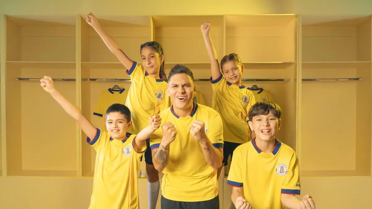 Juan Fernando Quintero and OFFCORSS invite children to 'train' and experience the excitement of football from childhood
