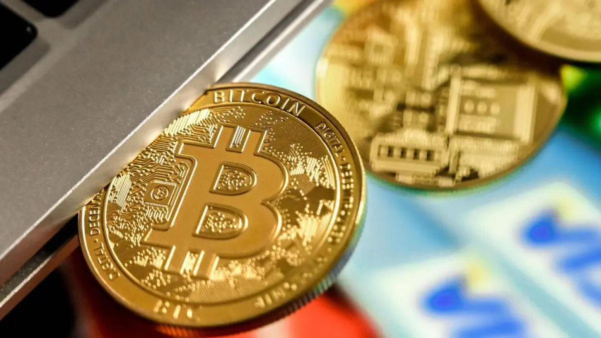 Bitcoin in El Salvador fell by $154 million compared to 2025, despite an increase in reserves