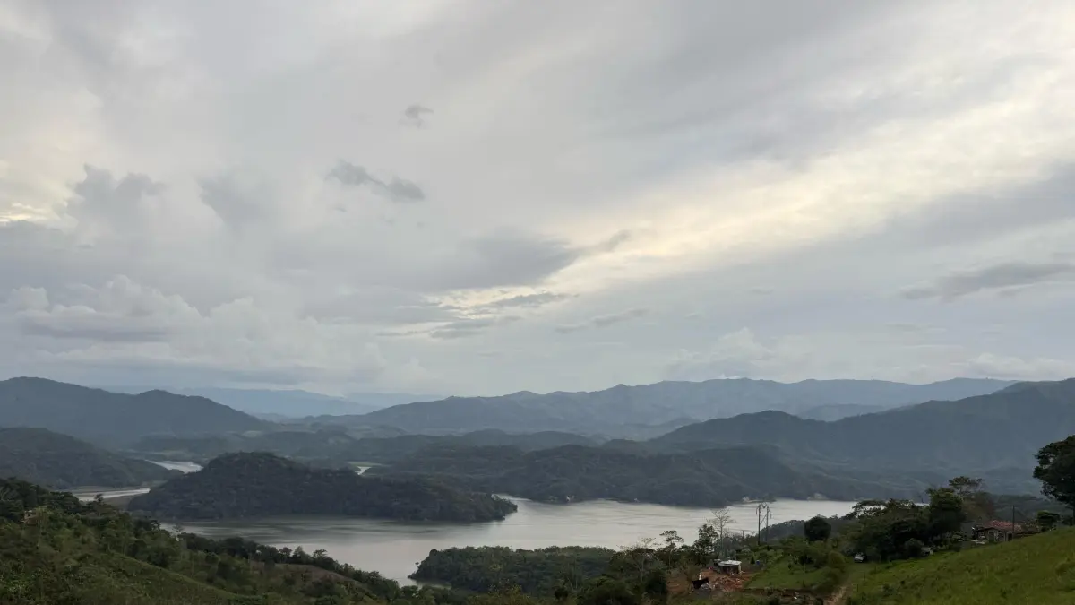 EPM refuerza cuidado de embalses ante posible fenómeno de El Niño en Colombia

La compañía informó que sus embalses registran un nivel de 82,6% y señaló que deberá subir la cota de Hidroituango.

Detalles ⬇️