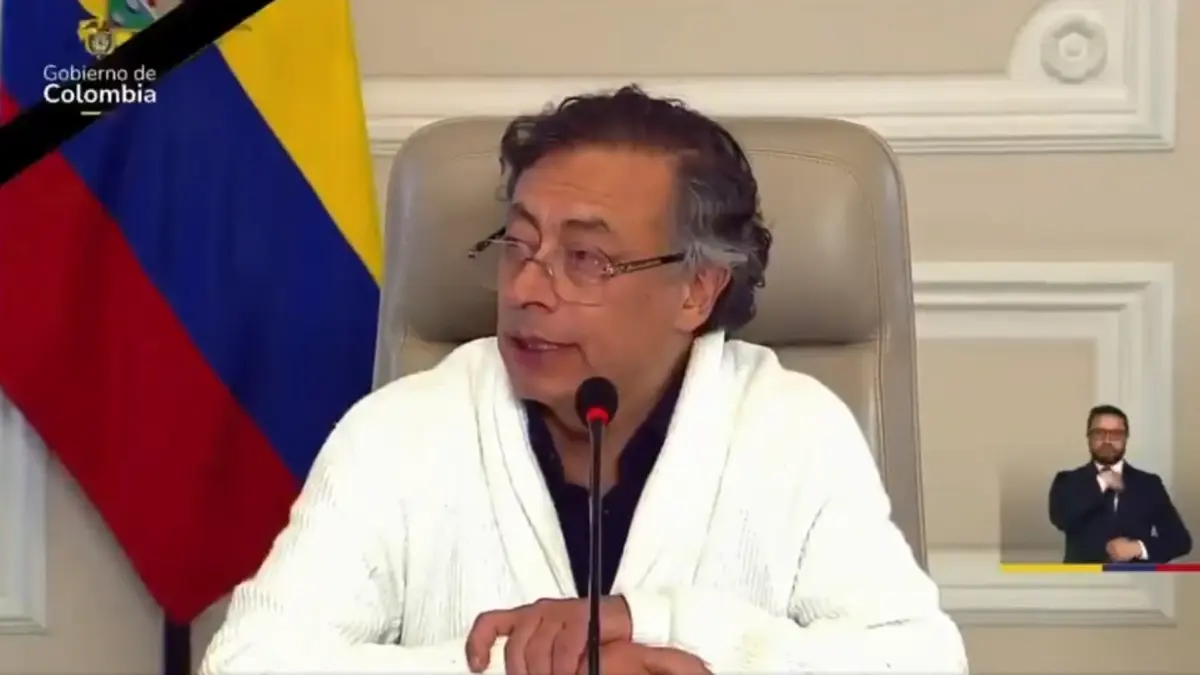 '¿Por qué nos regalan chatarra?': Petro sobre el avión militar que se accidentó en Putumayo

El mandatario cuestionó el deterioro de las Fuerzas Armadas.

Detalles⬇️