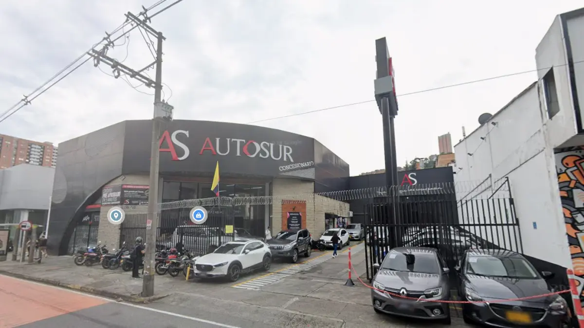 Alerta en Medellín por supuesto entramado de estafa con ventas de carros usados: Fiscalía (@FiscaliaCol) ya investiga. 

Segun reportes oficiales, la cifra de afectados llega a los 450. También se investiga la muerte de un empresario.

Detalles. ⬇