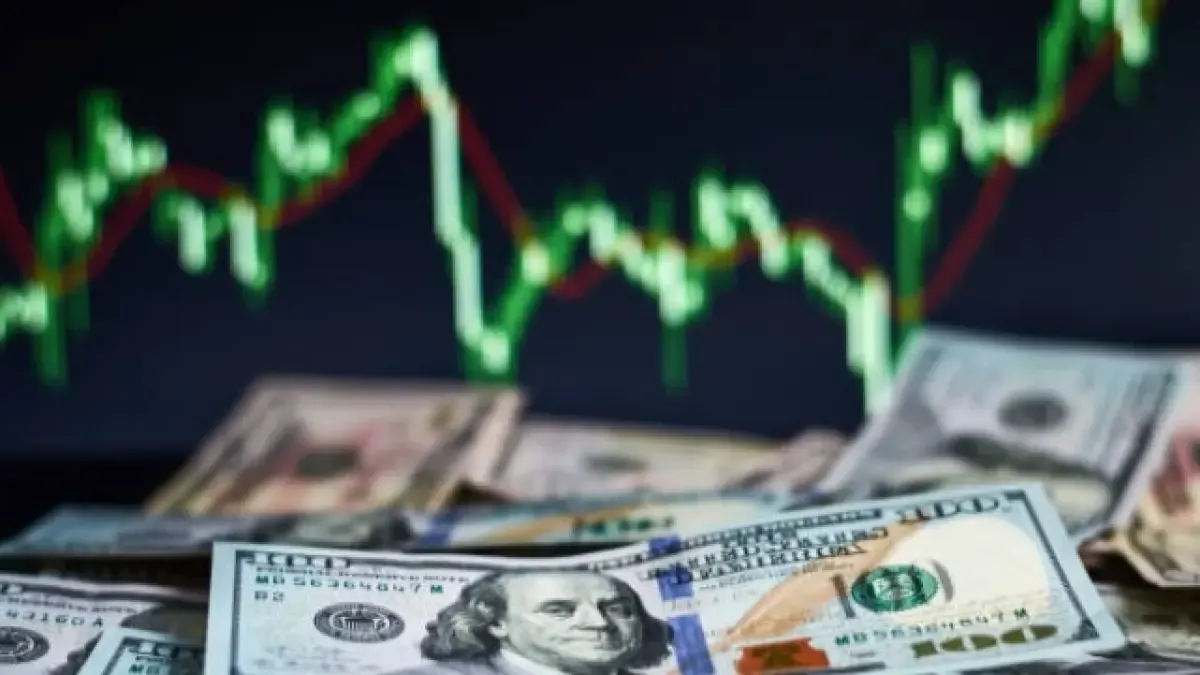 Alivio en el dólar al cierre de semana no cambia el fondo: el mercado sigue viendo presión al alza a corto plazo

El tipo de cambio cerró en $3.666 tras una semana volátil, mientras aumentan las expectativas de devaluación.

Detalles ⬇️