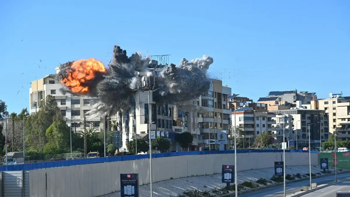 Se cumple ultimátum de Estados Unidos a Irán, mientras crece la tensión global ante amenazas de respuesta ampliada

La Guardia Revolucionaria anticipa acciones contra intereses energéticos si cruzan líneas rojas en Oriente Medio.

Detalles ⬇️