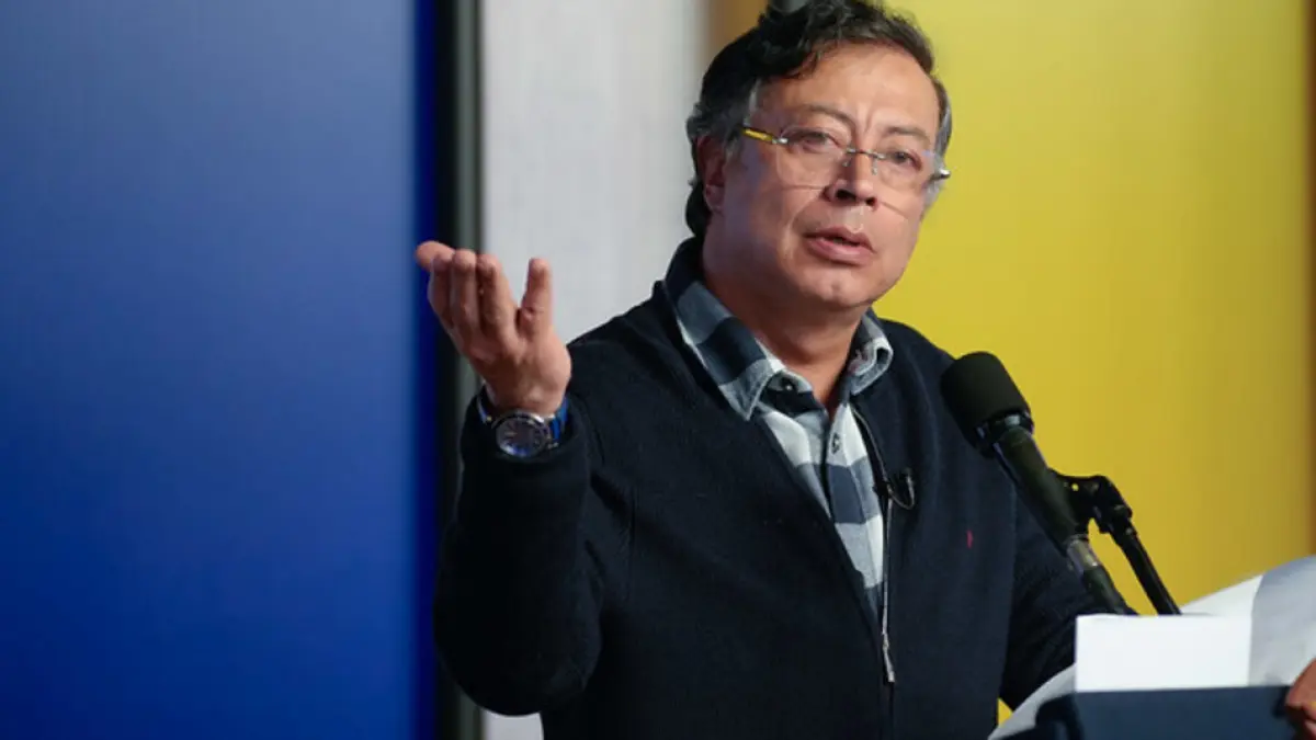 Presidente Gustavo Petro (@petrogustavo) no está siendo investigado por narcotráfico, según funcionarios estadounidenses

La Embajada de Colombia es en Washington ya había rechazado las insinuaciones relacionadas al jefe de Estado.

Detalles⬇️