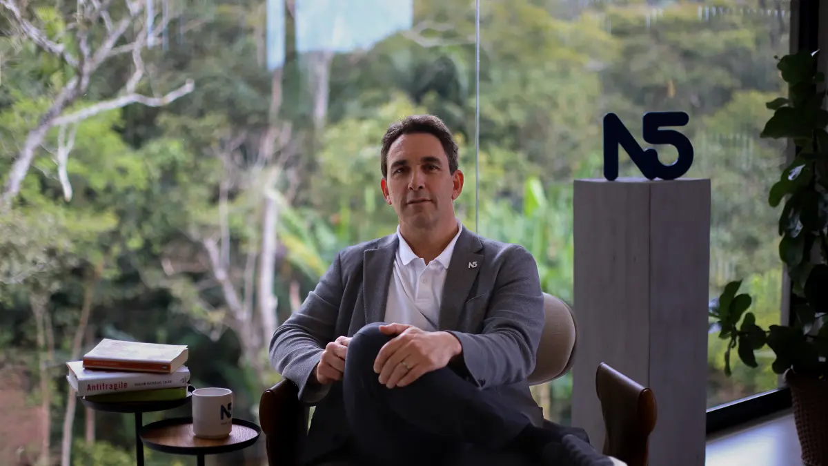 ‘Queremos triplicar nuestro crecimiento en la banca en los próximos tres años’: Julián Colombo, CEO de N5

El ejecutivo abordó cómo la compañía apunta a redefinir la operación de bancos y aseguradoras en la región.

Detalles ⬇️