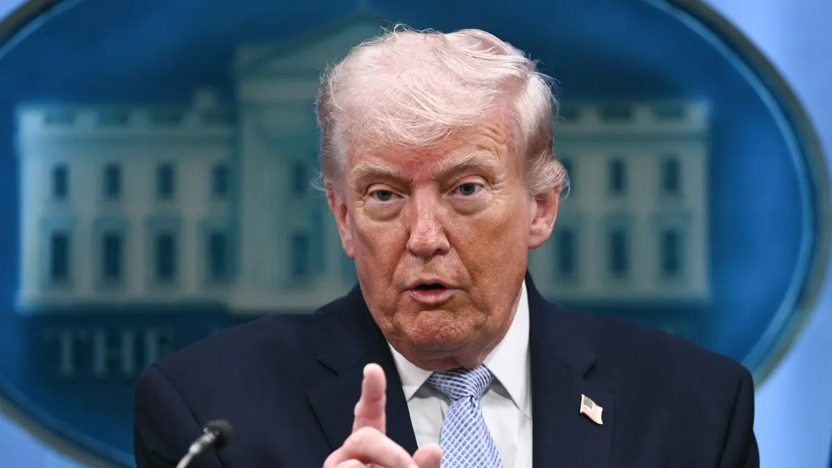 Se reaviva guerra en Medio Oriente: Trump ordenó a su armada bloquear la navegación por el estrecho de Ormuz

El hecho ocurre tras el fracaso en las negociaciones entre Estados Unidos e Irán.

Detalles⬇️