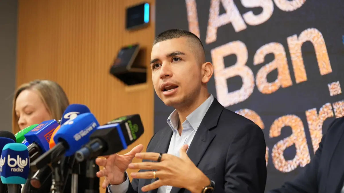 #PortafolioRecomienda Banqueros (@asobancaria) alertan sobre 'cartel de la insolvencia' para evadir las deudas en Colombia

Esta estructura utilizaría el engaño para facilitar que deudores evadan el cumplimiento de sus obligaciones.

Detalles ⬇️