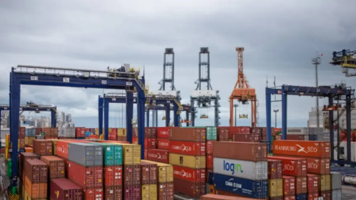 Bloqueo en vía Buga-Buenaventura deja pérdidas diarias de US$90 millones en comercio exterior