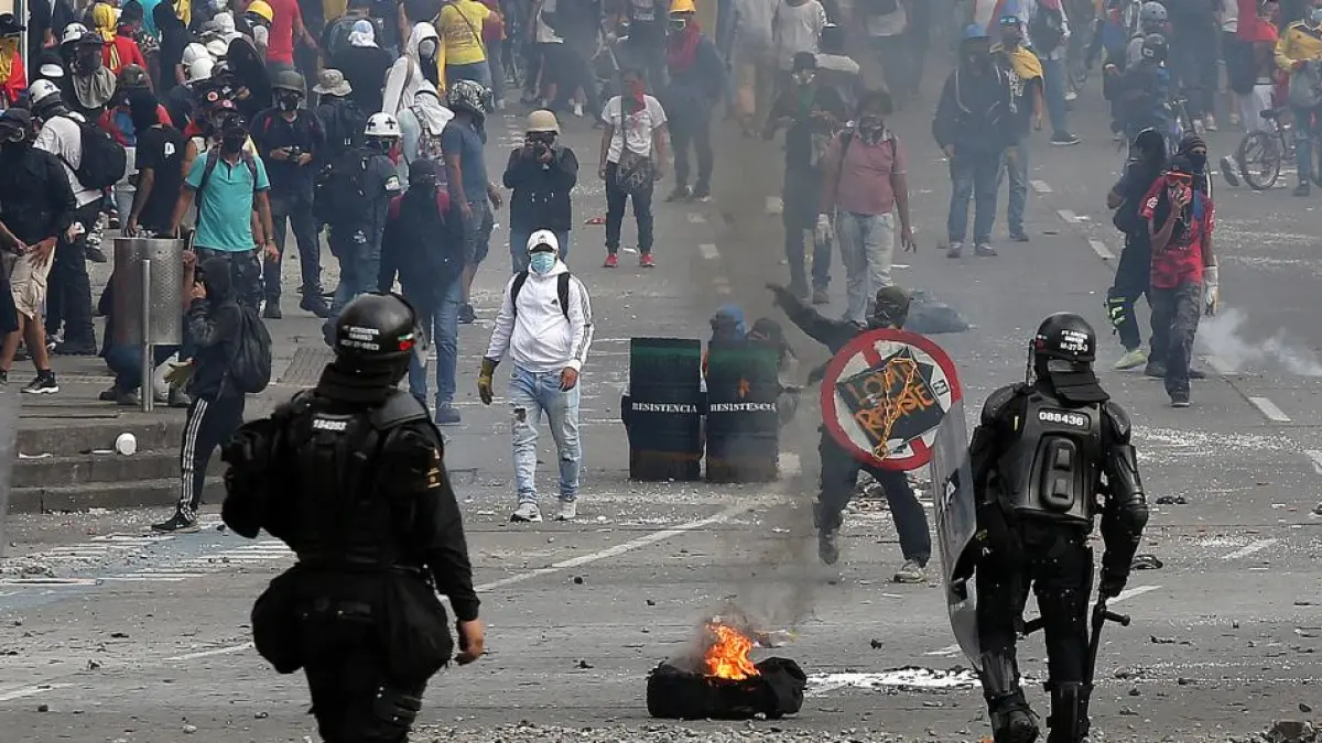 Fallo judicial sobre estallido social reabre debate sobre costos económicos y estabilidad institucional en Bogotá

El pronunciamiento del tribunal deja una señal relevante: la violencia planificada tiene efectos sistémicos.

Detalles ⬇️