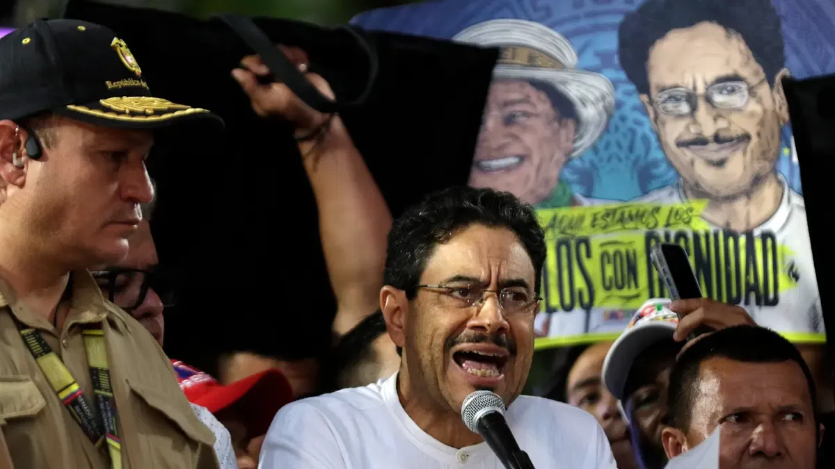 Cepeda (@ivancepedacastro) habla de un 'acuerdo nacional' que incluiría al uribismo, pero no descarta una constituyente

En entrevista con El Tiempo el candidato presidencial dijo que no ha hablado de 'estatizar la economía'.

Detalles ⬇️